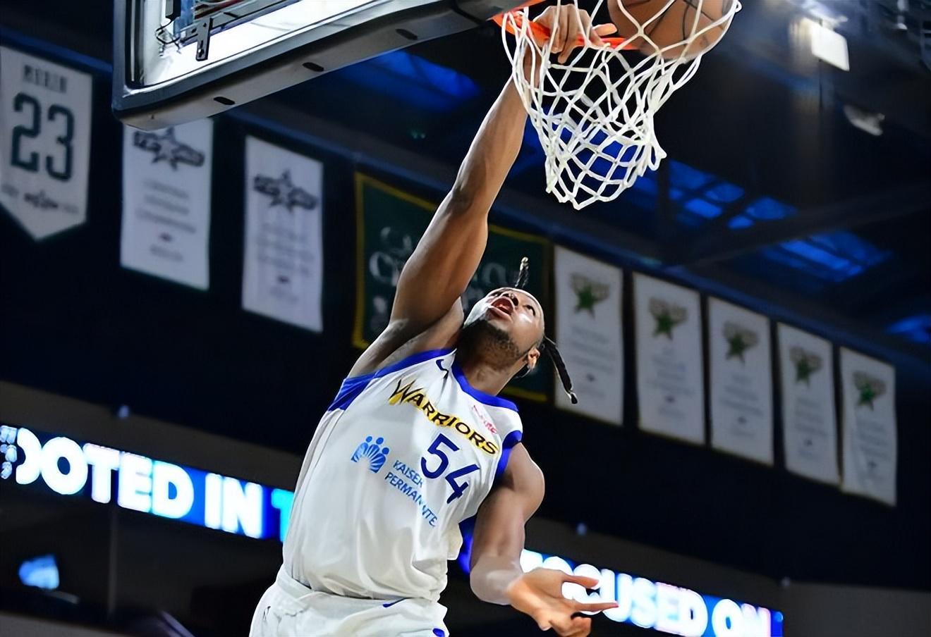 fb体育-发展联盟表现平平，勇士二队先发中锋想要重返NBA还得提升状态？