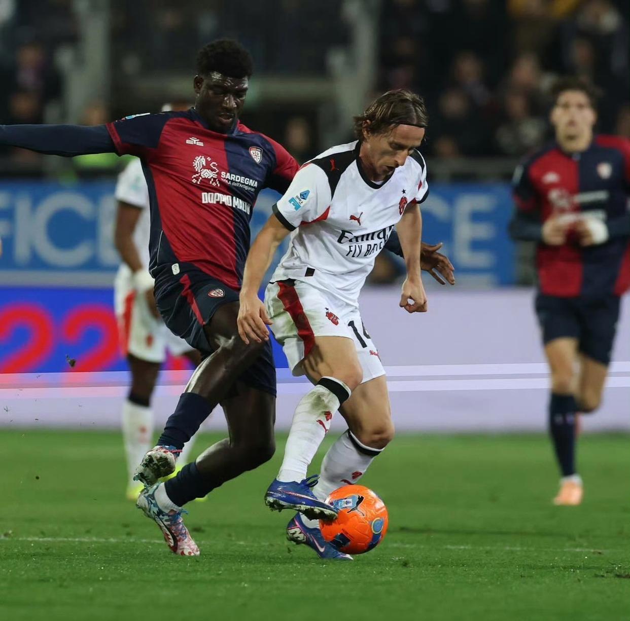 fb体育赛事-老当益壮！米兰25场伤退23人次，40岁魔笛出勤率前3不在其中