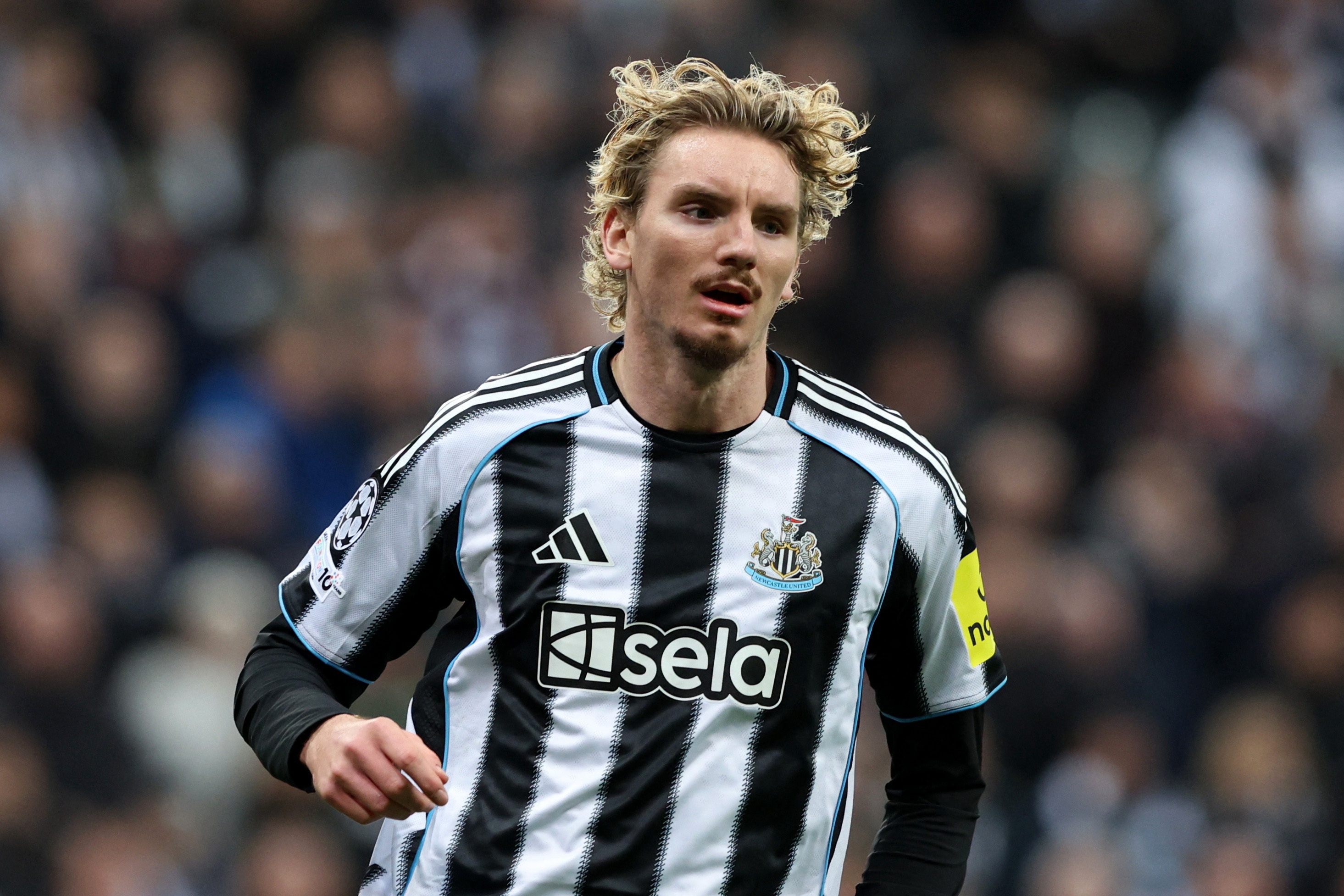 记者：沃尔特马德出战曼联存疑，麦利、克拉夫特、沙尔缺席